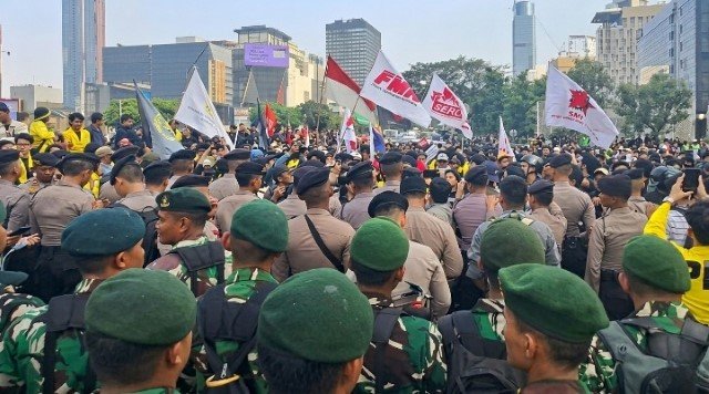 Salah Sasaran atau Disengaja Koalisi Sipil Kritik Keras Pengerahan Komcad-TNI Saat Demo Bergejolak Ini Bukan Medan Perang!