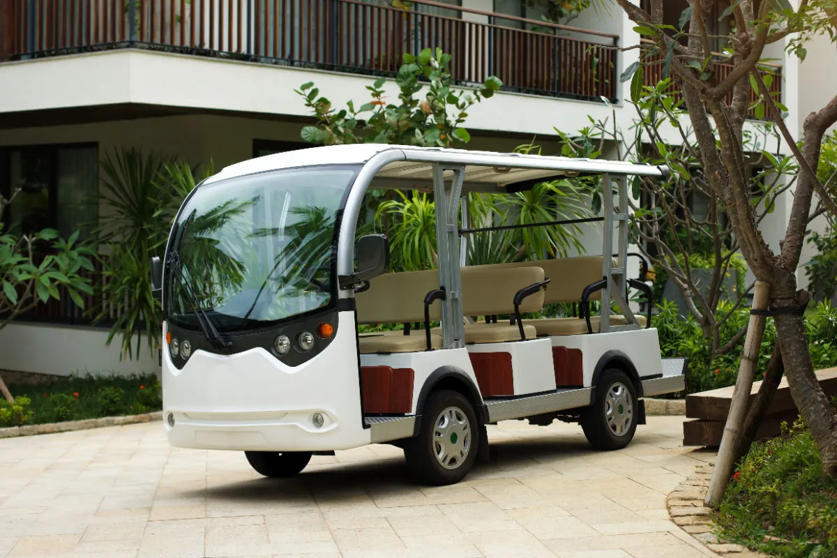 Shuttle Bus Elektrik, Solusi Transportasi Massal di Kawasan Industri dan Wisata