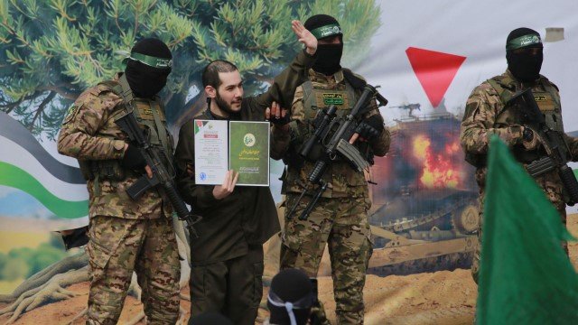 Bikin Gempar Dunia! Mantan Sandera Israel Ini Ngaku Hatinya Justru ‘Damai’ Saat Dengar Al-Quran Selama Disekap di Gaza