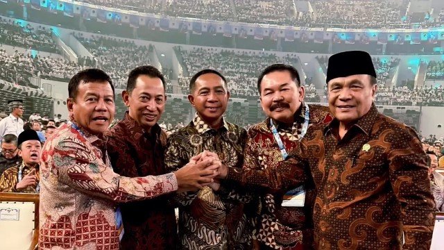 Drama di Balik Foto 'Akur' Kapolri, Jaksa Agung, dan TNI Sandiwara di Tengah Skandal Eks Jampidsus