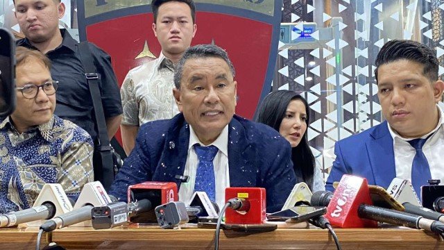 Murka Hotman Paris Lecehkan Wartawan Saat Konpers Kasus Eks Jampidsus, PWI Minta Maaf Sekarang!