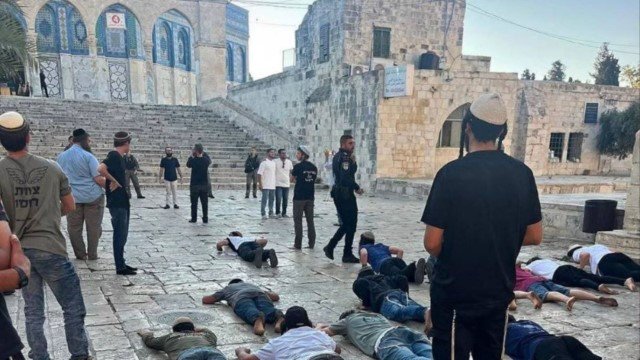 Provokasi Brutal Zionis! Ribuan Pemukim Israel Secara Paksa ‘Terobos’ dan Nodai Kompleks Masjid Al-Aqsa