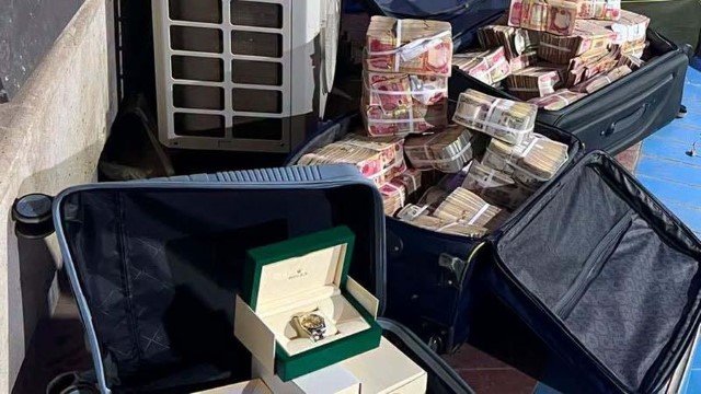 Rumah Eks Wamen Digeledah Rp430 Miliar dan Emas Batangan Ditemukan!