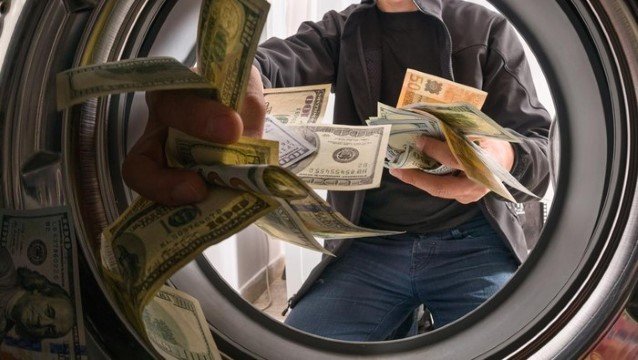 Skandal Menggemparkan: Eks Wamen Sembunyikan Rp 359 Miliar Hasil Korupsi di Dalam Galon!