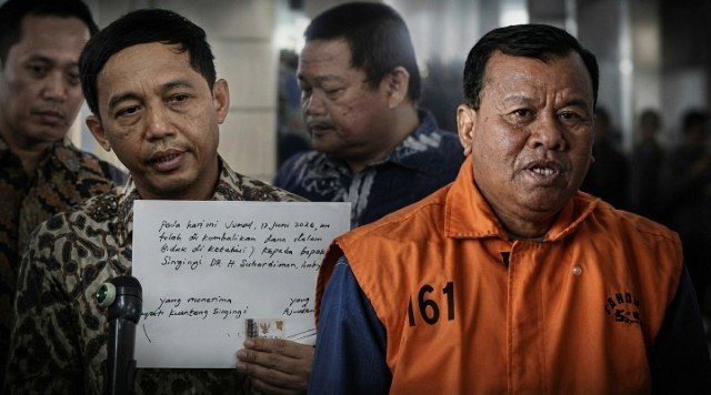 TERBONGKAR! Amplop Bupati Kuansing untuk Raja Juli Ternyata Hasil Peras 914 Petani KUD