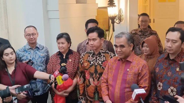 Viral Momen Gibran 'Ditarik' Ketua MPR, Muzani Akhirnya Buka Suara Soal Kejadian Sebenarnya!