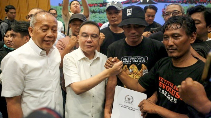 AMPB Pulang Tanpa Pamitan Usai Audiensi DPR, Relawan Ojol Curiga Ada Kesepakatan Transaksional!