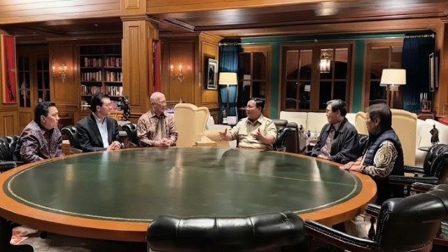 Angka Pertumbuhan Cuma Tipu-Tipu CELIOS Bongkar Kebohongan Pemerintah Kekayaan Hanya Terpusat 50-100 Orang Super Kaya!