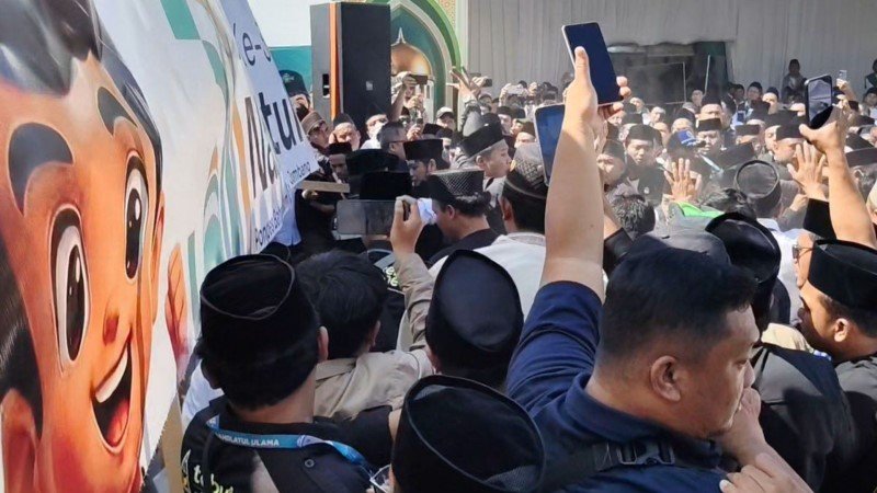 Arena Muktamar NU Ricuh! Massa Caketum Ngamuk dan Bentrok Lawan Tim Keamanan di Tambakberas