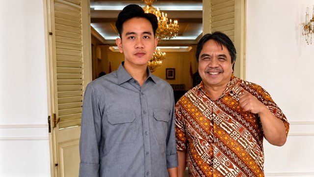 Gak Terima Ijazah Gibran Dibilang Palsu, Ade Armando Murka Denny Indrayana Lagi Pansos!