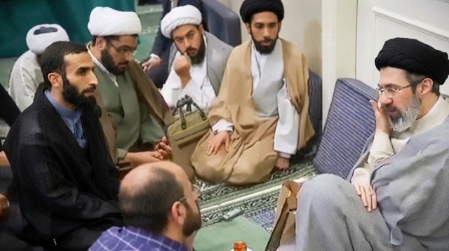 Geger Kemunculan Mojtaba Khamenei! Penampakan Terbaru Pemimpin Tertinggi Iran Langsung Dihantam Isu Konspirasi Media Barat