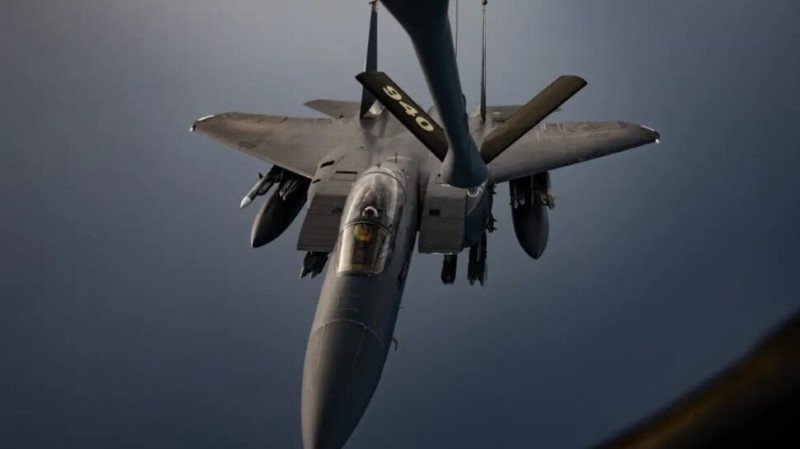 Jakarta Mencekam! Tiga Pesawat Tempur F-16 ‘Rally’ Menggemuruh di Langit Ibukota, TNI AU Langsung Buka Suara