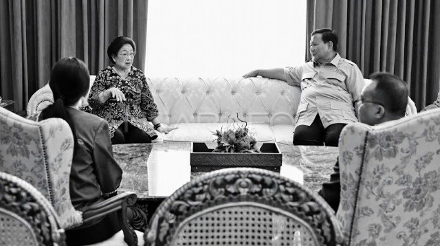 Kini Berbalik 'Galak' ke Prabowo, Mahfud MD Blak-Blakan Ungkap Negara Nyaris Ambruk Gegara Sikap Megawati dan Prabowo!