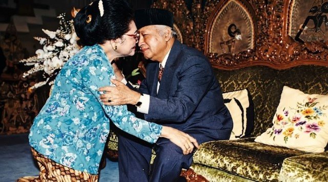 Kisah Mistis Sejarah! Peramal India Datangi Ibu Tien, Ramalannya Tentang Soeharto Terbukti
