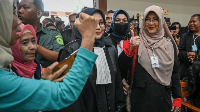 Menang Eksepsi Bikin Jokowi Panik Sidang Dakwaan Baru Dokter Tifa Soal Ijazah Palsu Mendadak Ditunda Gegara Alasan Ini