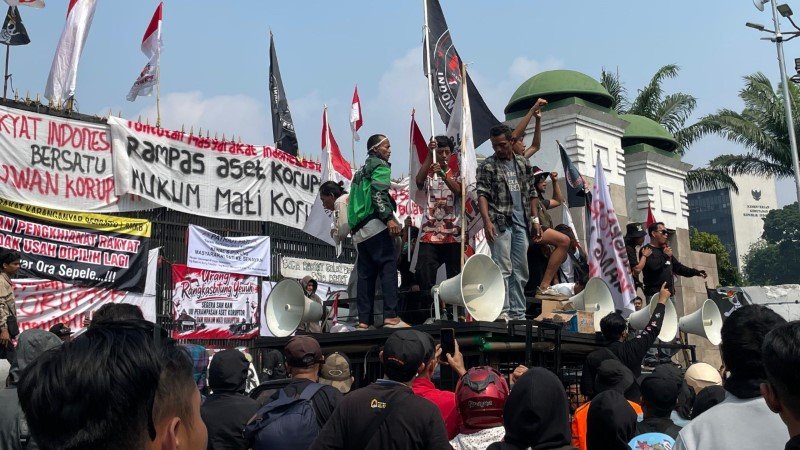 ‘Sisi Gelap’ Aksi Demonstrasi Terungkap? Pengakuan Mengejutkan Massa Aksi 27 Desember: Kami Cuma Orang Bayaran!