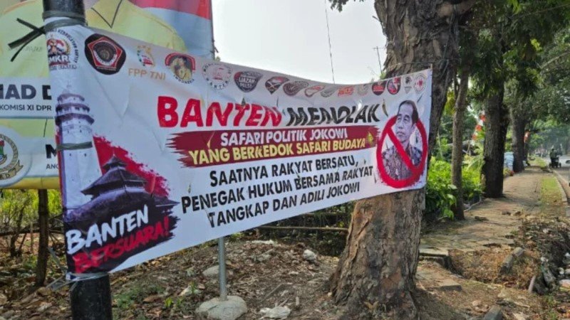 Spanduk “Banten Tolak Jokowi” Bermunculan di Tangerang, Suhu Politik Langsung Memanas!