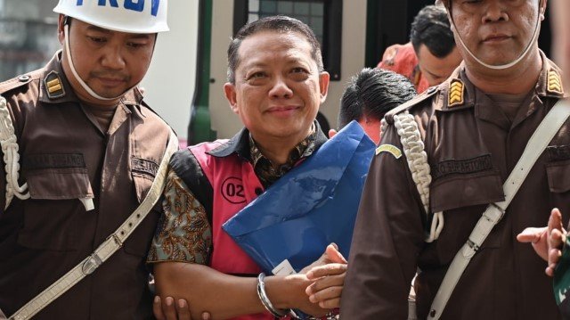 Langkah Berani Mantan Jampidsus: Febrie Adriansyah Minta Emas 74 Kg dan Uang Ratusan Miliar Dikembalikan!