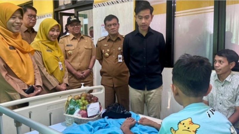 Aksi Gibran Sambangi Korban MBG Disebut Gagal Selesaikan Masalah, Cuma Cari Panggung Politik