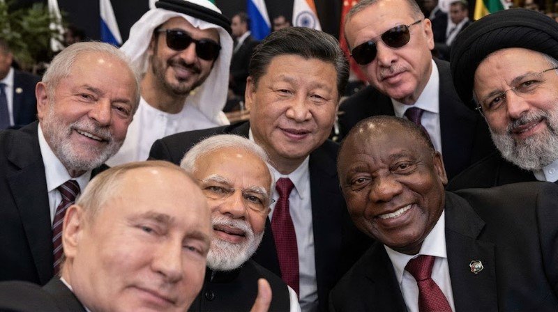 HEBOH Foto Selfie Vladimir Putin Bareng Pemimpin Dunia Tanpa Prabowo, Terkuak Fakta Mengejutkan di Baliknya!