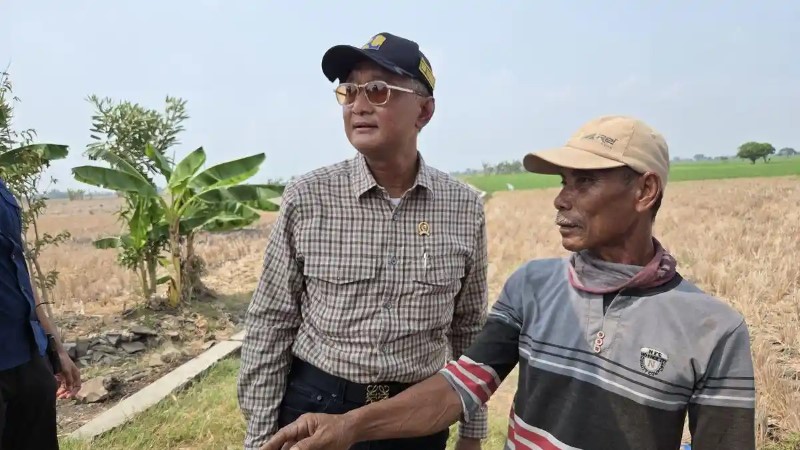 'Menteri Datang Kamu Malah Tidur!' Viral Menteri PU Semprot Anak Buah Saat Sidak Sawah Kering di Bekasi