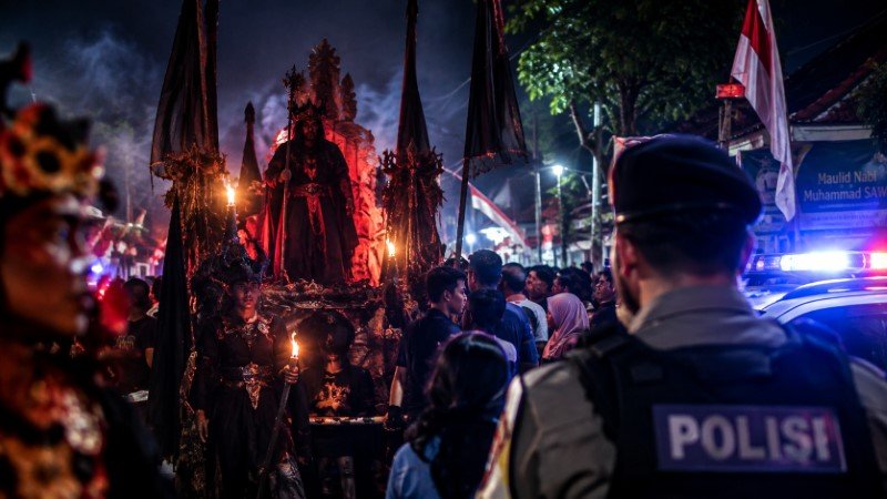 Niat Peringati Maulid Nabi Berubah Jadi Malapetaka Adegan Mirip Ritual Pemujaan Setan di SKNC Pekalongan Berujung Bentrok Berdarah!