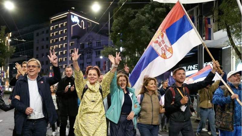 Aksi Masif Mahasiswa Serbia Bersih-Bersih Institusi Kepala Intelijen hingga Direktur Polisi Dipaksa Mundur!