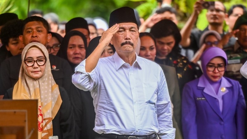 Bikin Heboh! Usulan Luhut Kerugian Negara Bukan Korupsi Dicap Ironis, Pakar Endus 'Motif Tersembunyi' Ini