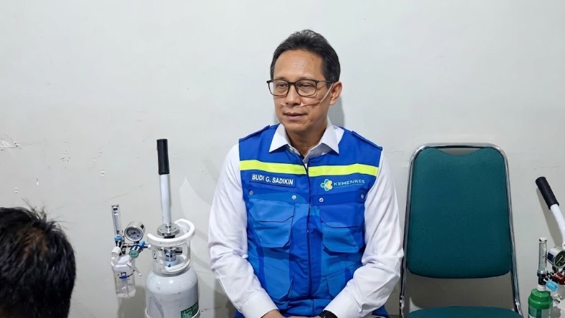 Klarifikasi Resmi Kemenkes, Bongkar Kebenaran di Balik Foto Viral Menkes Budi Gunadi Menggunakan Tabung Oksigen!