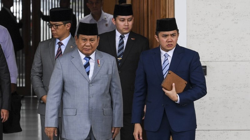 Ucapan HUT Prabowo Berujung Bumerang, Istilah 'Setkab Gengs' Anak Buah Teddy Disemprot Publik Tiup Itu Apinya!